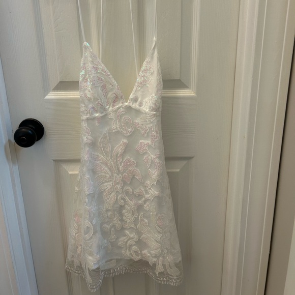 Lucy in the sky white dress - Picture 2 of 3